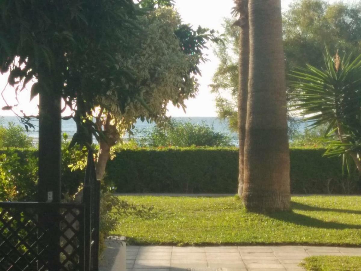 Kermia Beach Apartment Larnaca Exterior photo